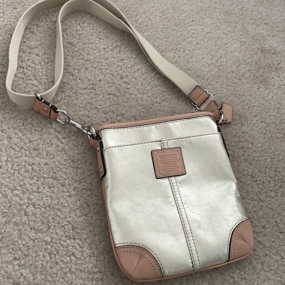 mint condition vintage coach metallic crossbody